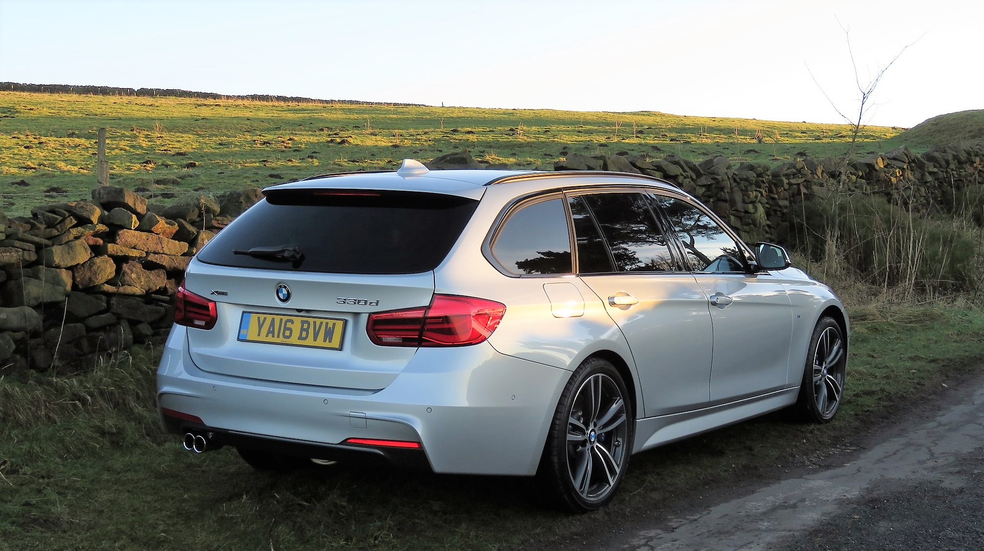 Bmw D Touring Xdrive M Sport Review Car Indicators