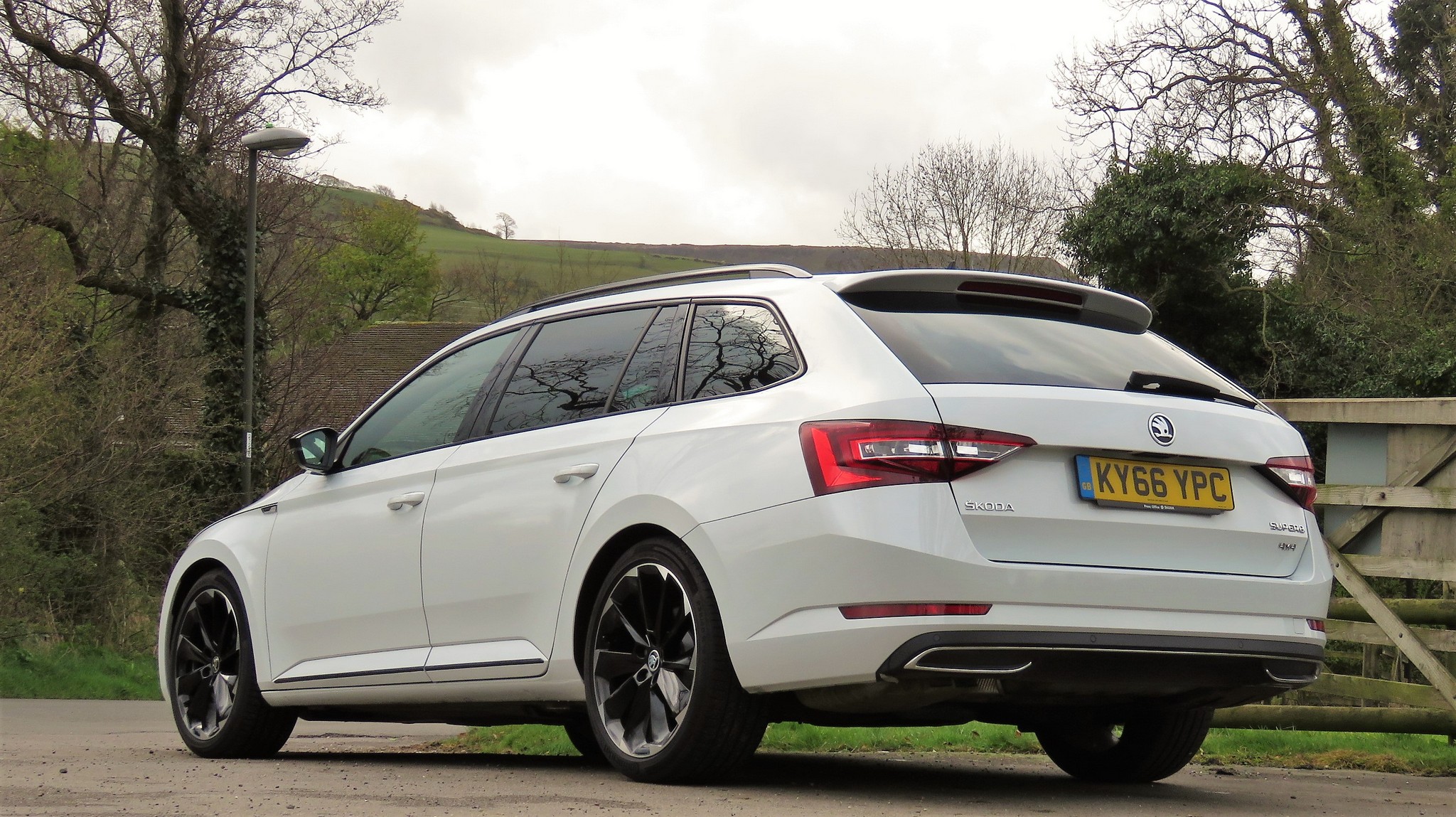 Skoda Superb Estate Sportline 4X4 DSG – Review – Car Indicators