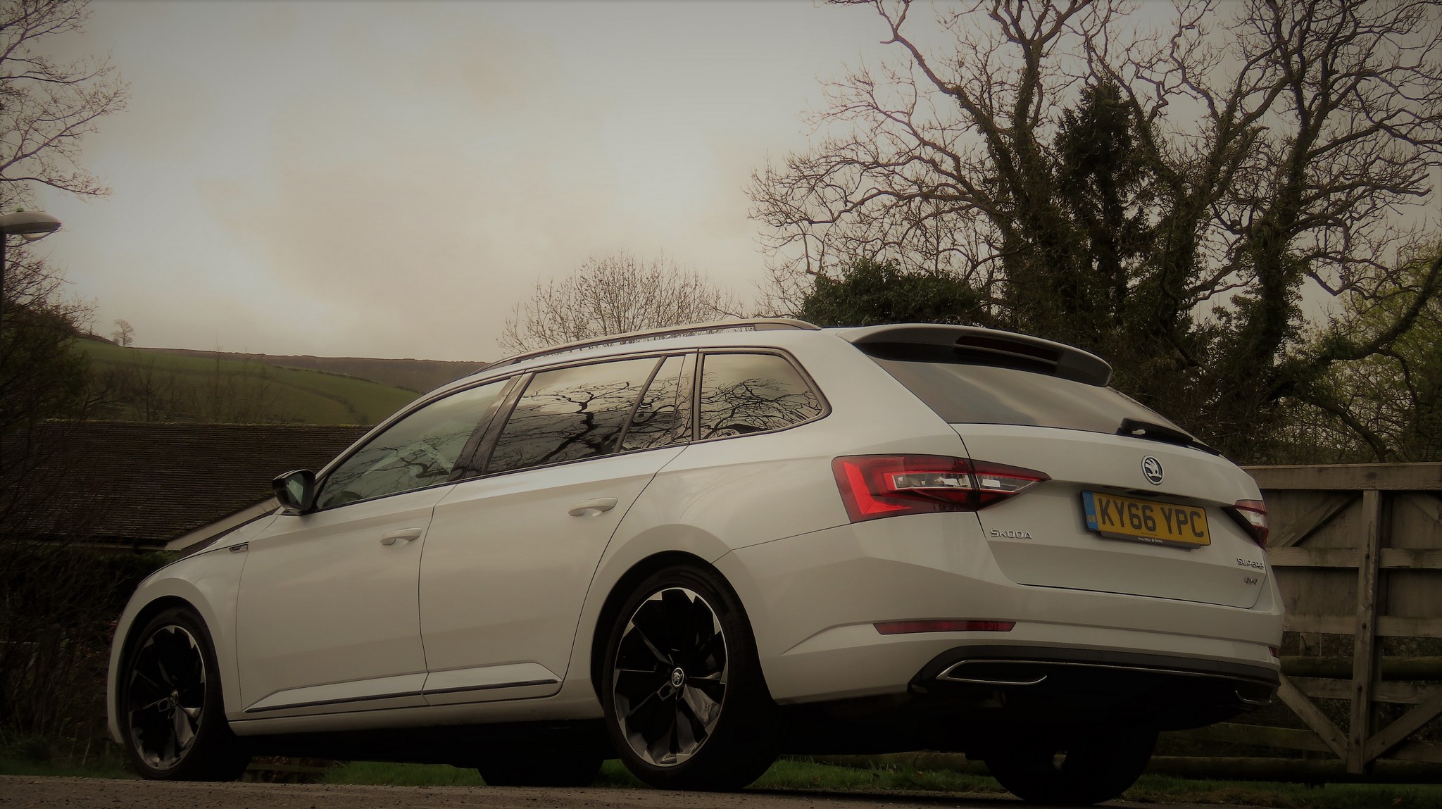 Skoda Superb Estate Sportline 4X4 DSG – Review – Car Indicators